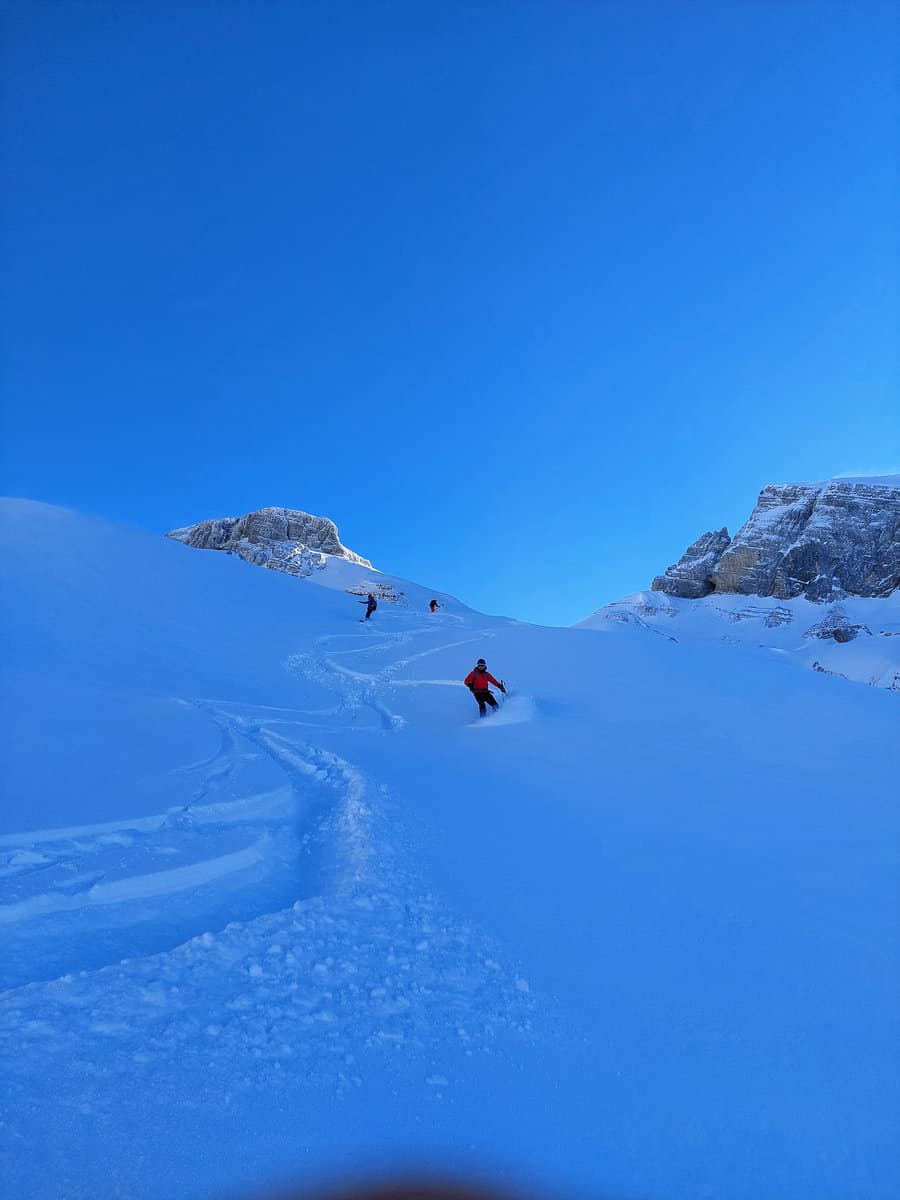 Powder descent in the Lidernen area