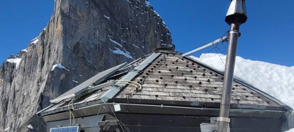 Grassenbiwak und dahinter der Titlis auf der Titlis Rundtour