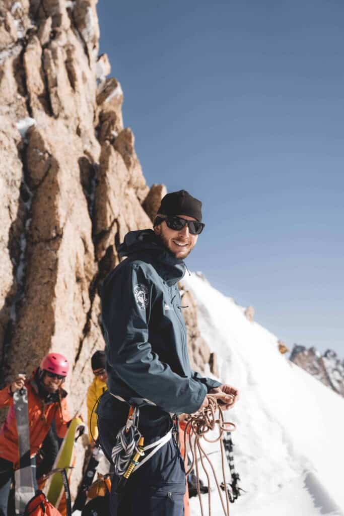 Bergführer Florian auf Skitour auf der Haute Route von Chamonix nach Zermatt.