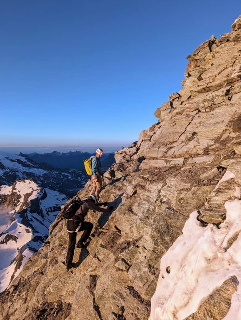 Klettern kurz vor der Solvay Hütte am Matterhorn