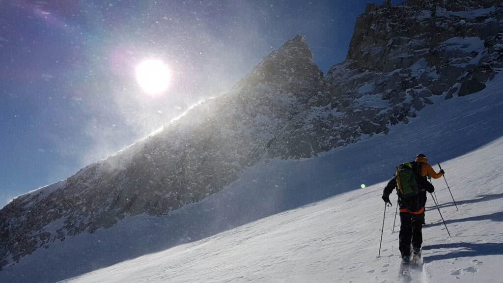 Windböen beim Aufstieg auf Skitour in Disentis