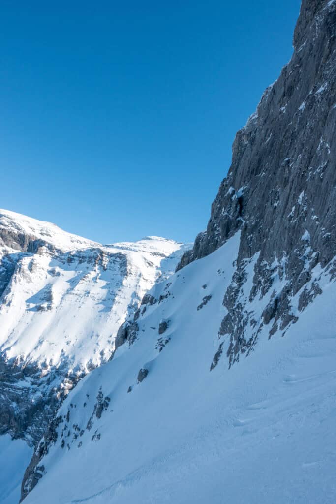 Couloir ski tour in Glarus